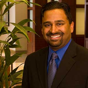 CEO del Hospital Centennial Hills, Sajit Pullarkat